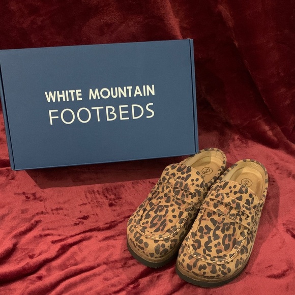 White Mountain Footbeds Leather Clog- Brinlee in Brown Leopard - Picture 2 of 4